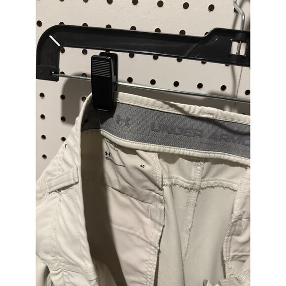 Under Armour Men’s Golf Shorts – Light Khaki – Size 40 - Picture 2 of 3